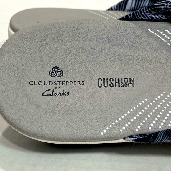Cloudsteppers By Clarks || Woman’s sandals size 8 - Picture 6 of 7